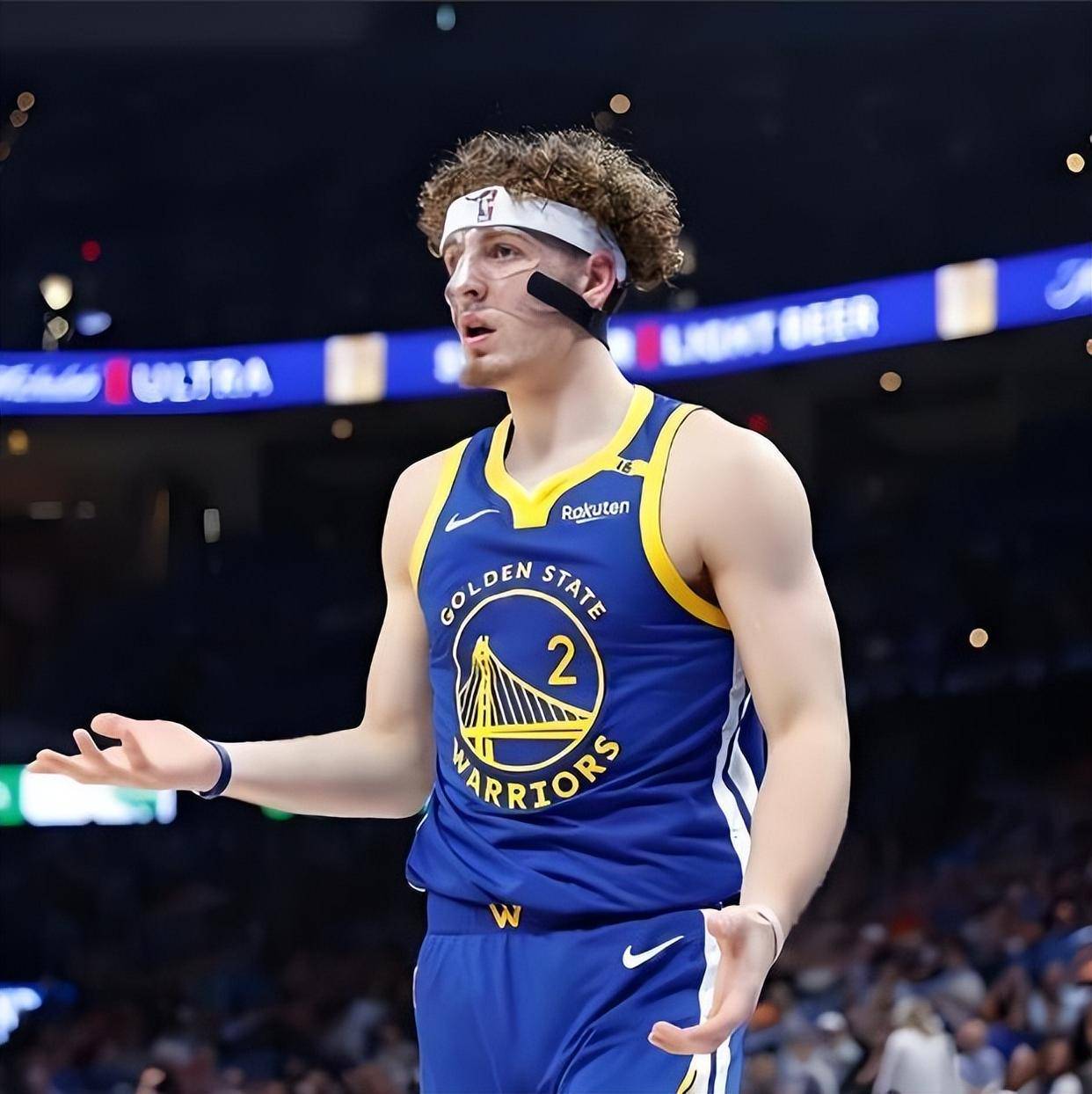 九游下载官网勇士新秀表现惊艳，全场观众掌声不断，管理你的因此一种.