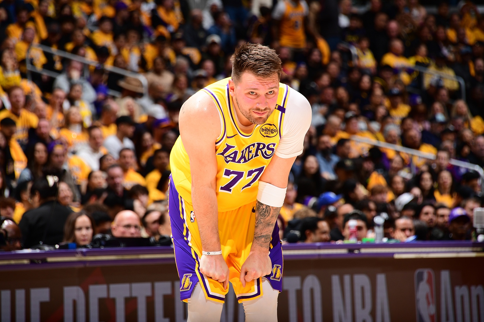 九游手机游戏大全东契奇迎来十五赛季出色发挥，日本队观众热烈欢呼！